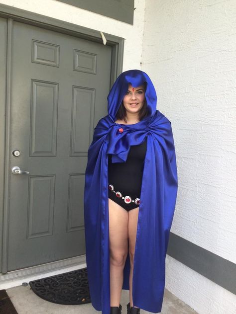 My bestie Savannah as Raven from Teen Titans in cosplay for Tampa Bay Comic-Con. All a DIY. We made the cloak, brooch, belt, and wristlets (not shown) ourselves. Cloak Brooch, Raven From Teen Titans, Raven Cosplay, Raven Teen Titans, Wibbly Wobbly Timey Wimey Stuff, Timey Wimey Stuff, My Bestie, Teen Titans, Cloak