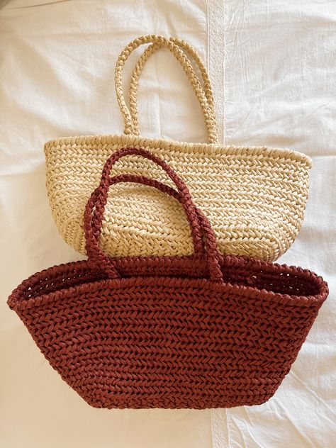 Crochet Blouse Free Pattern, Funny Bags, Wool Bags, Straw Beach Bag, Crochet Business, Crochet Bags Purses, Raffia Bag, Nature Crafts, Crochet Bag Pattern