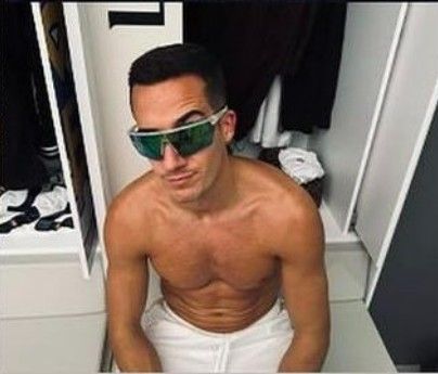 Lucas Vazquez, Christmas Break, Shirtless Men, Homescreen Wallpaper, Real Madrid, Madrid, Football, Memes, Christmas