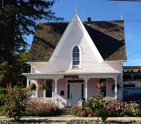 Adorable Pink House Pink Exterior House, Light Pink House, Pink Cabin, Pink House Exterior, Pink House Interior, Carpenter Gothic, Mini Cottage, Gothic Revival House, Shed Tiny House