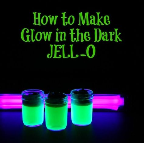 Glow In The Dark Jello, Edible Science, Bolo Neon, Glow Crafts, Jelly Shots, Blacklight Party, Dark Party, Healthy Breakfasts, Adult Halloween Party