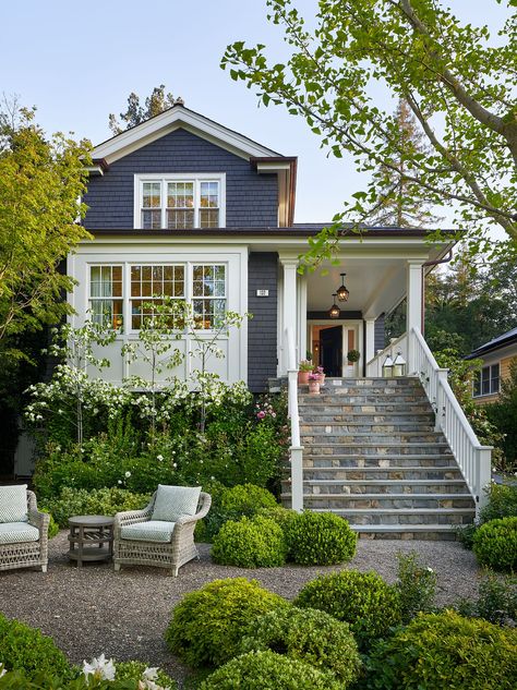 Paint Color Combos, Colonial Exterior, Exterior Paint Color, Backyard Inspo, Great House, Landscaping Plants, Dream House Exterior, Exterior Colors, Exterior Paint