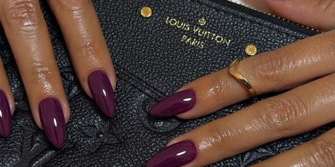 22 November Nail Looks That Deserve a Spot on Your Fall Mani Roster Dark Fall Nail Colors, Skittle Nails, November Nail, Neutral Nail Color, Fenwick Island, Simple Fall Nails, Chrome Nail Powder, Nail Looks, Red Christmas Nails