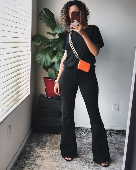 Alterations Needed - Fashion Tips, Style Advice, Petite Fashion Outfit Jeans Flare, Flare Black Jeans Outfit, Flare Leggings Outfit Winter, Black Flares Outfit, Flared Jeans Outfit Summer, Black Flare Jeans Outfit, Flare Jeans Outfit Spring, Flares Outfit, Flare Outfit