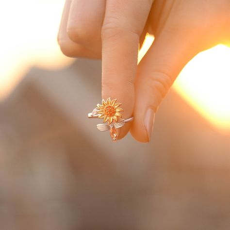 Sunflower Ring, Worry Ring, Mood Ring, Fidget Rings, Bee Design, Spinner Rings, You Are My Sunshine, Open Ring, The Ring