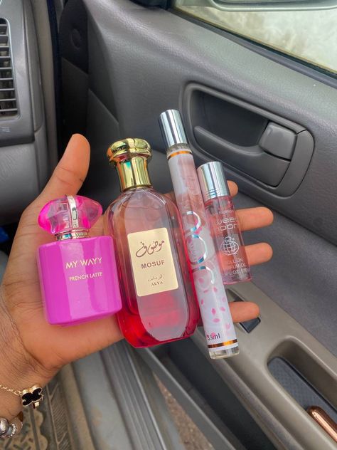 Perfume combo for my ladies 
🌹🌹🌹

50ml mousuf
30ml my way
35ml pocket perfume
10ml perfume oil

🏷️ N14,700
🌸🌸🌸 Perfume Scents Fragrance, Everyday Perfume For Women, Mousuf Perfume, Best Scent Combos, My Way Perfume, Best Smelling Perfume, Perfume Layering, Fragrance Display, Pocket Perfume