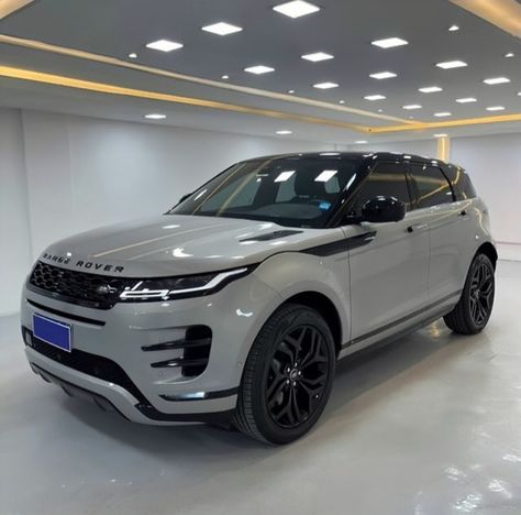 Most Luxurious Car, Best Suv Cars, Dream Cars Range Rovers, Cars Tattoo, Range Rover Car, Luxury Cars Range Rover, Cars Drawing, Aesthetic Cars, Cars Aesthetic