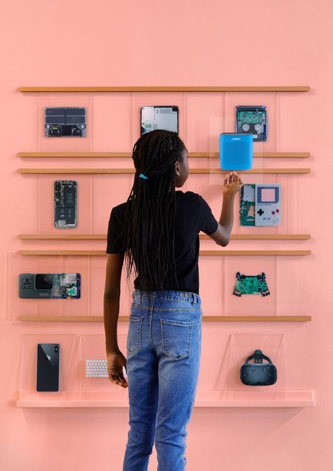 This Newly Designed Space Allows Women of Color to Learn Tech Fundamentals—Including Coding | Architectural Digest Aaron Thompson, Tech Lab, Water Games For Kids, Technology Lessons, Empowering Girls, Lab Tech, Girl Code, Wallpaper Vintage, Women Encouragement