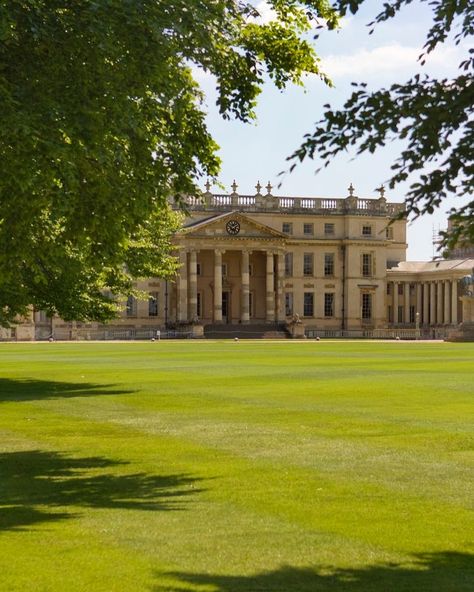 Mansion Art, English Estates, Stowe House, House England, Classic Mansion, Period Architecture, Rich House, English Homes, Uk Houses