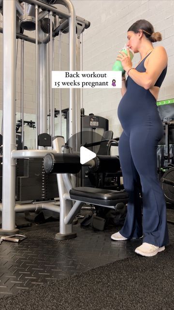 Dianna Regla Ruiz on Instagram: "Happy Friday everyone ☺️

Make sure you’re training upper body while pregnant strengthening your back will help with back pain, balance & posture. You got this mama 💪🏻 

📱Download my app for more workouts+ meals and so much more only $10📱 link in bio. 

#pregnancy #pregnant #15weekspregnant #fitmama #fitmom #fitmommy #preggo #preggolife #backworkout #upperbodyworkout #dianaruizfit" Upper Body Pregnancy Workout, 15 Weeks Pregnant, Exercise For Pregnant Women, Oblique Workout, Mommy Workout, Fit Mama, Happy Friday Everyone, Me App, Pregnancy Workout