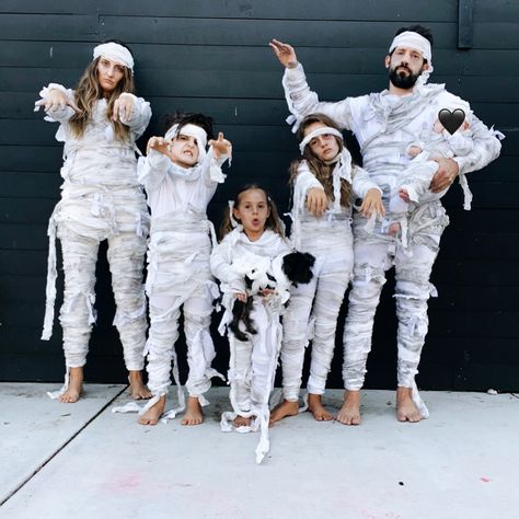 Mummy Diy Costume Women, Mummy Mommy Costume, Mommy Halloween Costume, Couples Mummy Costume, Mummy Family Costumes, Homemade Mummy Costume Women, Female Mummy Costume, Mummy Costume Couple, Mummy Costume Women Diy