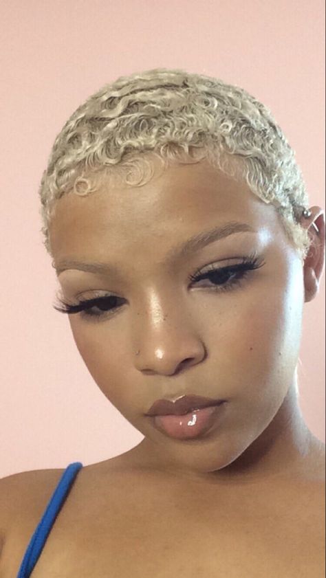 Baddie Hairstyles For Short Hair, Finger Waves Short Hair, Short Dyed Hair, Short Shaved Hairstyles, Twa Hairstyles, Natural Hair Short Cuts, Short Hair Black, Penteado Cabelo Curto, Platinum Blonde Hair