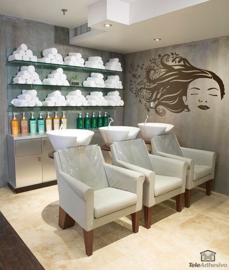 Salon Mini Bar Ideas, White And Gold Hair Salon, Beauty Salon Design Ideas, Hair Salon Ideas, Parlour Design, Nail Salon Interior Design, Beauty Salon Interior Design, Nail Salon Interior, Beauty Room Salon