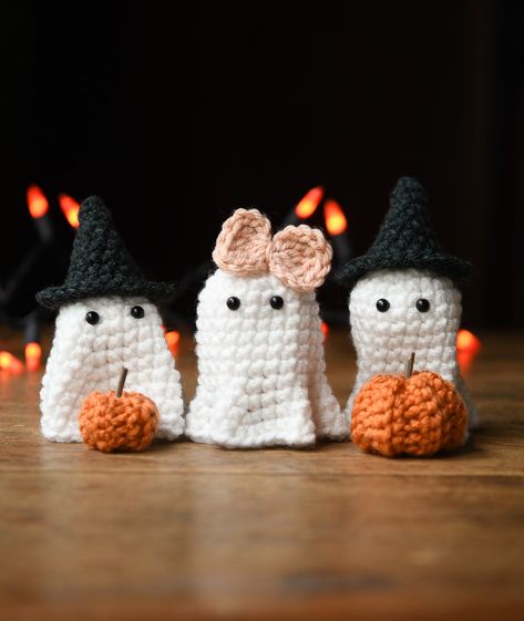 It's time to get spooky with the cutest little ghost crochet patterns just in time for Halloween! 3 free patterns, beginner friendly & quick! Crochet Casper The Ghost, Simple Crochet Ghost, Crochet Halloween Cow Pattern, Glow In The Dark Ghost Crochet Pattern, Ghost And Pumpkin Crochet, Crochet Halloween Patterns Free Ghost, Crochet Tiny Ghost, Crochet Ghost Keychain Free Pattern, Small Crochet Ghost Pattern Free