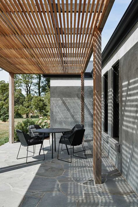 Adam Kane Architects Macedon Ranges Veranda Modern Gardens Australia, Pergola Australia, Vergola Australia, Timber Pergola, Macedon Ranges, Modern Pergola, Pergola Plans, Diy Pergola, Pergola Patio