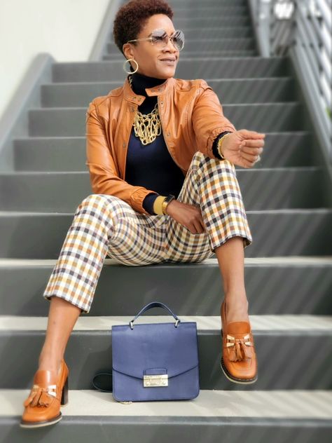 Salmon Jacket Outfit, Chic Tomboy Outfits, Sabra Johnson, Runway Outfits, Stylish Work Attire, Black Women Fashion, Casual Work Outfits, Diva Fashion, Tomboy Fashion