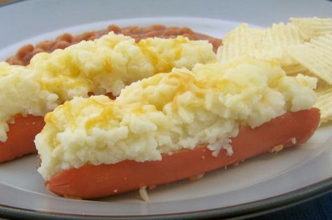 3 Ingredient Hot Dog Boats.  Ok...kids LOVE these. ;)  Thanks @ELS Hot Dog Boats, Easy Kid Friendly Dinners, Instant Mashed Potatoes, Easy Potato Recipes, 3 Ingredient Recipes, Hot Dog Recipes, Fast Easy Meals, Kid Friendly Dinner, Fun For Kids