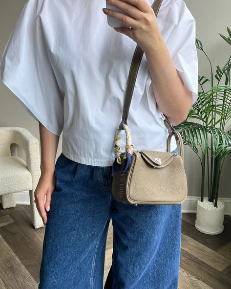 Mini Lindy Hermes Outfit, Mini Lindy, Pics Inspo, Bag Luxury, Bag Collection, Quiet Luxury, Outfit Women, Luxury Handbags, Shirt Outfit