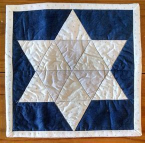 hanukkah star of david mini quilt from PDXstitch Hanukkah Sewing Projects, Star Of David Quilt, Passover Tablescapes, Jewish Quilt, Jewish Stuff, Jewish Crafts, Hanukkah Crafts, Quilt Square Patterns, Table Quilts