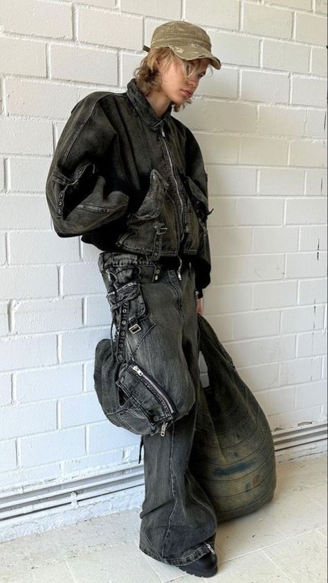 Vamp Pants, Y2k Archive, Techno Outfit, Baggy Outfit Ideas, Masc Outfits, Guy Fits, Concept Clothing, Mens Outfit Inspiration, Skating Outfits