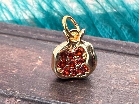 Pave Gold BROWN RHINESTONE POMEGRANATE Charm Pendant for Necklace Earrings Jewelry Making Supplies Gift for Her Vintage Style Fruit Food - Etsy Australia Pomegranate Necklace, Fruit Food, Victorian Style, Jewelry Making Supplies, Necklace Earrings, Victorian Fashion, Earrings Jewelry, Vintage Stil, Brown Gold