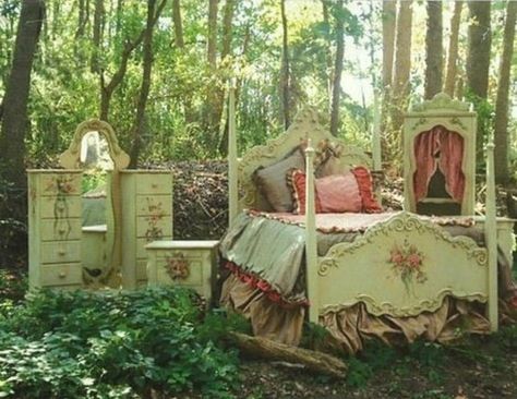 Dark Fairycore, Pretty Places, Dream Room, In The Woods, Outdoor Bed, Pretty Pictures, Room Inspo, In The Middle, Fairy Garden