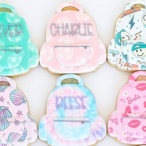 Backpack Cookies, Back To School Cookies Decorated, Back To School Cookies, School Cookies, Teacher Board, Teacher Boards, Baked Treats, Cookie Art, No Bake Treats