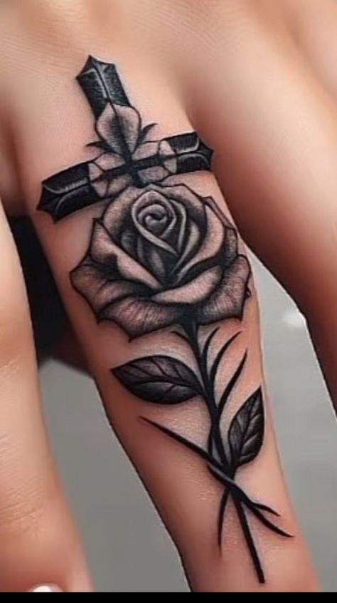 Rose Drawing Tattoo, Rose Tattoos For Women, Cute Hand Tattoos, Hand And Finger Tattoos, Pretty Hand Tattoos, Tattoos For Women Flowers, Hip Tattoos Women, Mother Tattoos, Geniale Tattoos