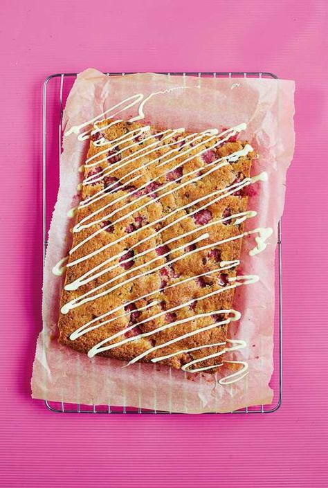 Easy Raspberry & White Chocolate Traybake | Simple Bake Chocolate Traybake, Hazelnut Meringue, Raspberry Scones, Raspberry White Chocolate, Cake Slices, Meringue Cake, Glace Cherries, Raspberry Recipes, One Dish Dinners