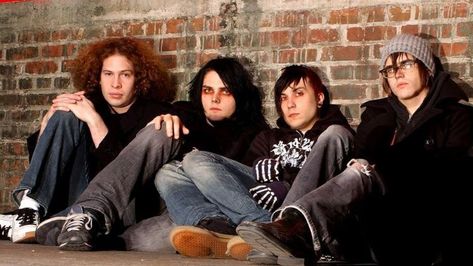 Gerard Way Frank Iero, Romance Pictures, My Chemical Romance Wallpaper, Mcr Memes, Ray Toro, I Love Mcr, Mikey Way, Book Writing Inspiration, Frank Iero