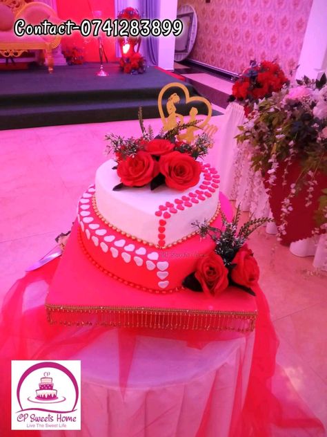 Homecoming Cake Structure Homecoming Cake Structure, Cake Structure, Heart Wedding Cakes, Cake Wedding, Sweet Life, Cake Ideas, Cake Designs, Wedding Cake, Homecoming