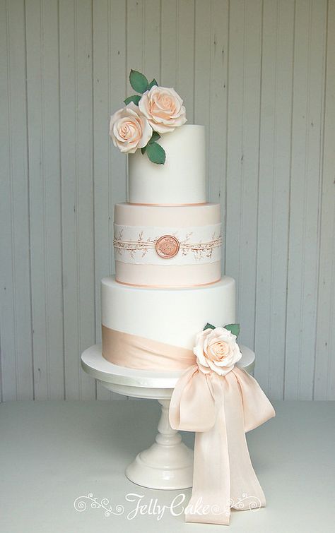 Perfectly Peach Wedding Cake | Another cake inspired by invi… | Flickr Peach Wedding Cake, Southern Wedding Cakes, Wedding Cake Peach, Unfrosted Cake, Colorful Wedding Cakes, Wedding Peach, Cupcakes Wedding, Ideas Cupcakes, Wedding Cake Roses