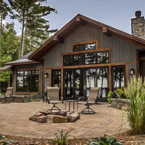 75 Rustic Gray Exterior Home Ideas You'll Love - November, 2024 | Houzz Gray Exterior, Exterior Home Design, Exterior House Remodel, Rustic Exterior, Wood Shingles, Mountain Style, Neutral Paint Colors, Grey Exterior, Exterior Home