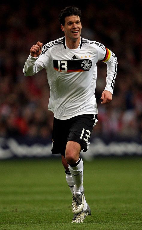 Fifa 2010, Germany Players, Germany National Football Team, Michael Ballack, Football Illustration, Cardiff Wales, Group 4, Fc Bayern Munich, James Rodriguez