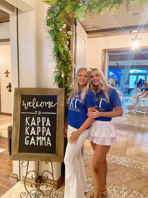 Recruitment inspriation kkg kappa kappa gamma sorority rush inspriation picture ideas Alabama Rush, Sorority Recruitment Decorations, Recruitment Decorations, Memory Garden, Recruitment Outfits, Sorority Rush, Preppy Girls, Kappa Kappa Gamma, Sorority Recruitment