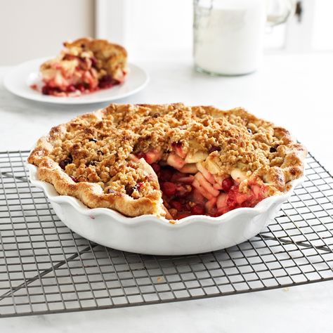 A memorable and delectable combination of sweet apples, tart cranberries and crunchy oat crumble—perfect for dessert...or for breakfast! Cranberry Crumble Pie, Apple Cranberry Crumble, Cranberry Crumble, Crumble Pie, Cranberry Pie, Buttery Pie Crust, Cranberry Apple, Oat Crumble, Pie Crumble