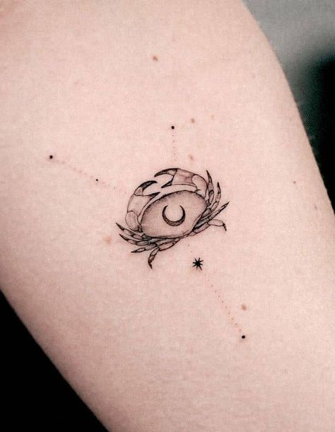 Crab Horoscope Tattoo, Zodiac Crab Tattoo, Floral Star Tattoo, July Zodiac Sign Tattoo, Tattoos For Cancers, Unique Zodiac Tattoos, Zodiac Tattoos For Cancers, Cancerian Tattoo Moonchild, 713 Tattoo