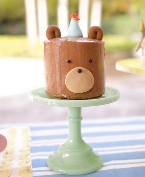 Cute Animal Cake Designs, Animal Parade Cake, Beary First Birthday Smash Cake, Baby Smash Cake Ideas, 1 Yo Birthday Party Ideas, 1sr Birthday Boy, Christmas First Birthday Cake, Toddler Cake Ideas, Doughnut Cake Birthday