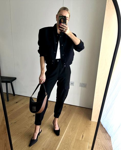 Lydia Tomlinson, Black Jeans Outfit, Zara Outfit, Work Chic, Holiday Style, April 25, Street Chic, Looks Style, Summer Holiday