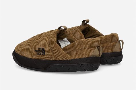 North Face Slippers, Northface Puffer, Cozy Quilts, Photography Products, Sneaker Collection, Shoe Game, The North Face, Baby Shoes, Pretty Outfits