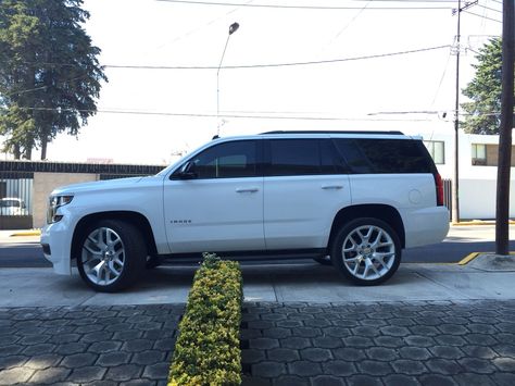 Lowered Tahoe, Bistro Art, White Tahoe, 2015 Tahoe, Family Suv, Yukon Denali, Mom Car, Custom Truck, Car Chevrolet