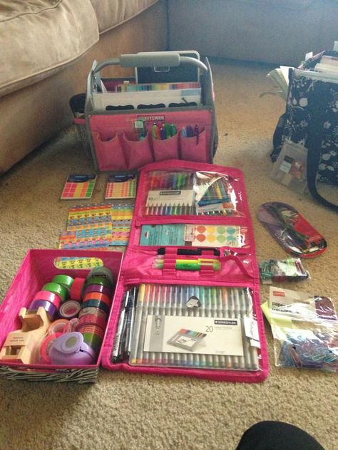 Timeless Beauty Bag from Thirty-One gifts used for art supply storage. Art Supply Storage, Thirty One Uses, Planner Bag, Thirty One Organization, Organizing Products, Thirty One Business, Art Supplies Bag, Thirty One Consultant, Art Supplies Storage