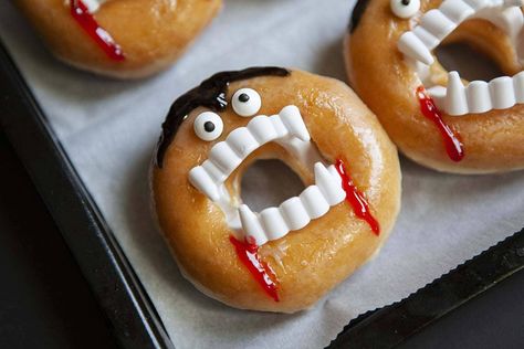 Themed Breakfast, Halloween Teeth, Halloween Donuts, Fun Halloween Treats, Glazed Doughnuts, Fun Halloween Food, Spooky Treats, Doughnut Recipe, Halloween Desserts