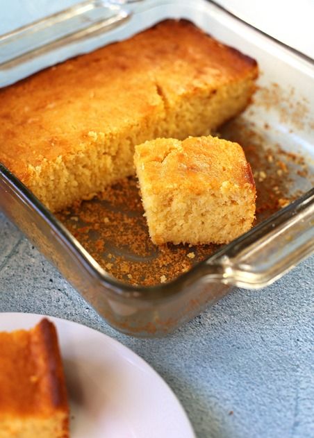 Winning Cornbread Recipe -- The best cornbread recipe, especially if you love sweet cornbread! Easy Buttermilk Cornbread Recipe, Easy Buttermilk Cornbread, Basic Cornbread Recipe, Buttermilk Cornbread Recipe, The Best Cornbread, Best Cornbread, Best Cornbread Recipe, Delicious Cornbread, Moist Cornbread