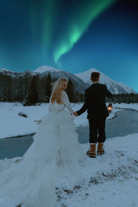 Kodiak Alaska, Alaska Elopement, Alaska Wilderness, Alaska Wedding, Wilderness Lodge, Helicopter Ride, Cruise Wedding, Denali National Park, Remote Island