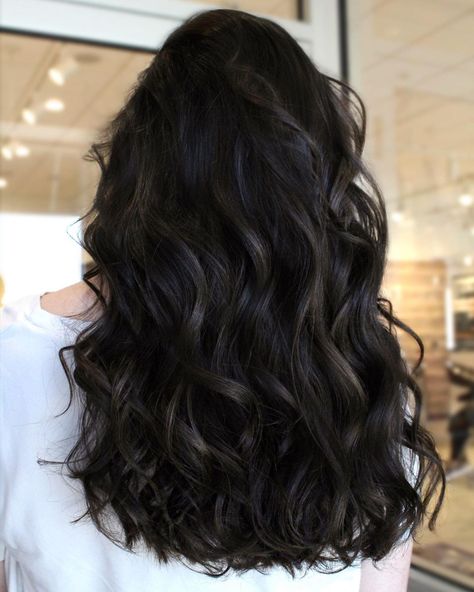 MILWAUKEE HAIRSTYLIST on Instagram: “Brunette is a total 𝓋𝒾𝒷𝑒𝑒𝑒𝑒 even in the spring🌷(yes i’m in denial that it’s literally snowing as I type this) Also keep in mind, going…” Dark Hair Color Ideas, Dark Hair Color, Winter Hair Colors, Blonde Balayage Highlights, Black Curls, In Denial, Jet Black Hair, Dark Complexion, Hair Appointment