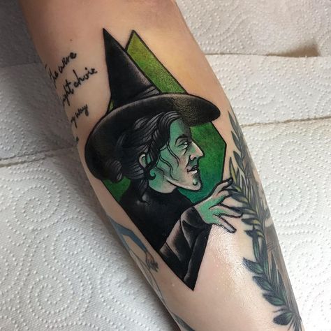 Wicked Witch of the West tattoo - Wizard of Oz tattoo Person With Tattoos, Tommy Tattoo, Massachusetts Tattoo, Wizard Of Oz Tattoo, West Tattoo, Owl Tattoo Ideas, Werewolf Tattoo, Fandom Tattoos, Witchcraft Tattoos