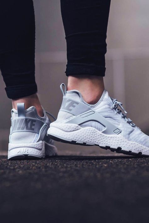 Nike Huarache Outfit, Huarache Outfit, Huarache Nike, Nike Shoes For Sale, Huarache Run, Ultra White, Nike Classic, Shoes Sale, Nike Flyknit