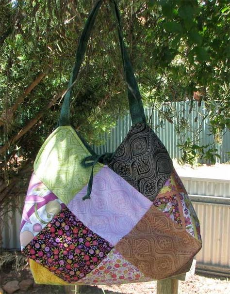 Free Bag Pattern and Tutorial - Charm Square Jewel Bag Hobo Bag Patterns, Patchwork Purse, Jeweled Bag, Bag Pattern Free, Crazy Patchwork, Sewing Bags, Sewing Purses, Bag Tutorial, Patchwork Bags