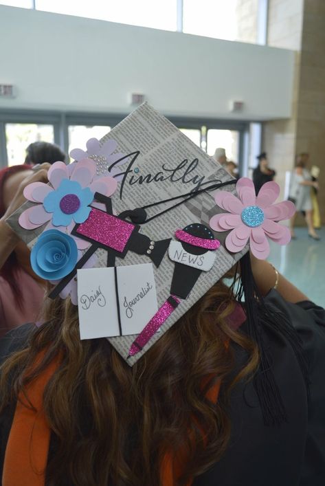 Camera Graduation Cap, Journalism Cap Decoration, Journalist Graduation Cap, Journalism Photoshoot, Journalism Graduation Cap, Pencil Flowers, Camera Microphone, College Grad Cap Ideas, College Graduation Cap Decoration